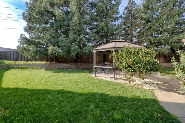 5215 Fawn Crossing Way, Antelope, CA 95843