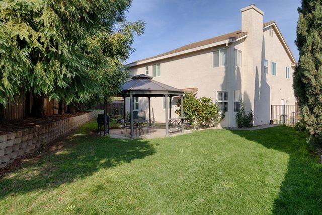 5215 Fawn Crossing Way, Antelope, CA 95843