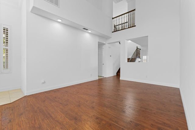 5215 Fawn Crossing Way, Antelope, CA 95843