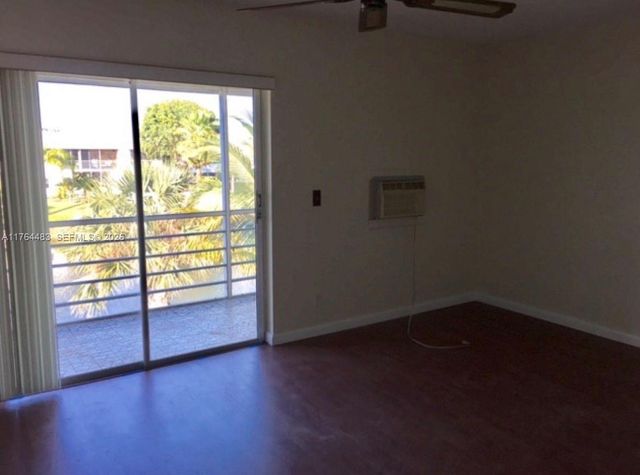 130 Camden F, West Palm Beach, FL 33417