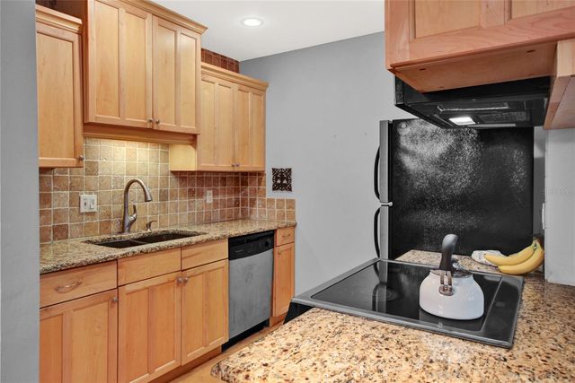 2500 LEE ROAD 222, Winter Park, FL 32789