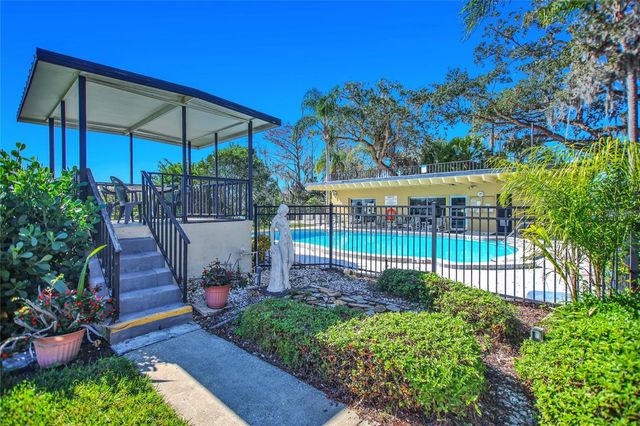 2500 LEE ROAD 222, Winter Park, FL 32789