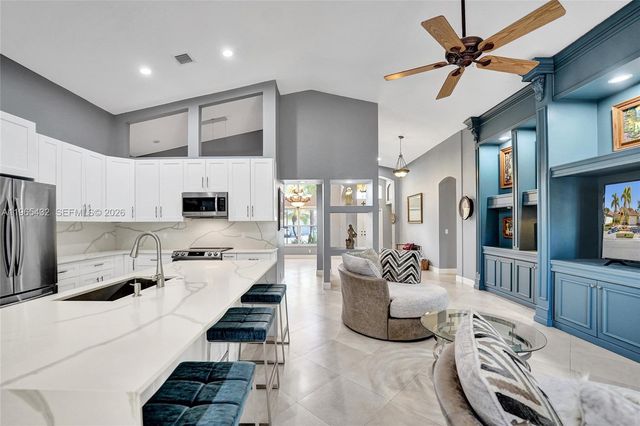 1553 SW 191st Ave, Pembroke Pines, FL 33029