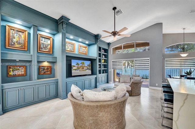 1553 SW 191st Ave, Pembroke Pines, FL 33029