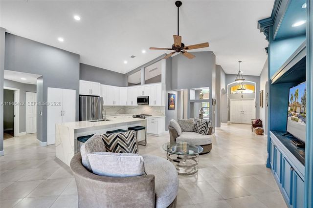 1553 SW 191st Ave, Pembroke Pines, FL 33029