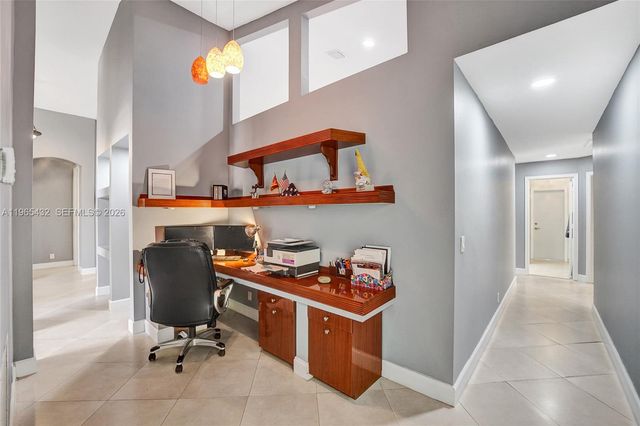 1553 SW 191st Ave, Pembroke Pines, FL 33029