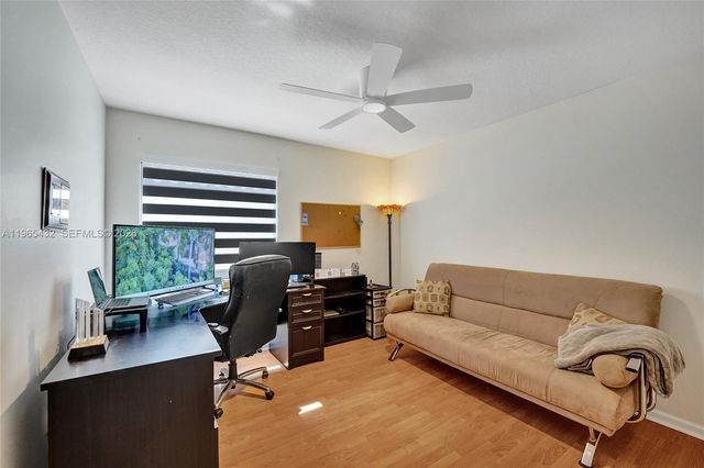 1553 SW 191st Ave, Pembroke Pines, FL 33029