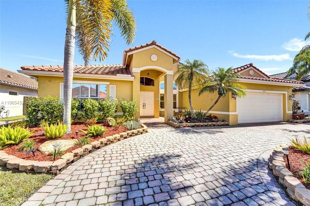 1553 SW 191st Ave, Pembroke Pines, FL 33029