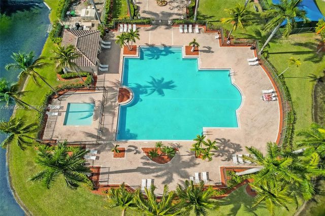 1553 SW 191st Ave, Pembroke Pines, FL 33029