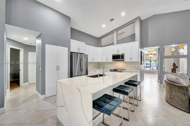 1553 SW 191st Ave, Pembroke Pines, FL 33029