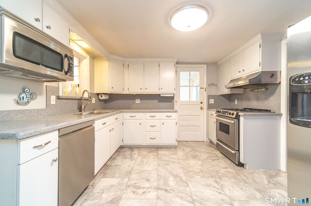 47 Shannon Road, East Hartford, CT 06118