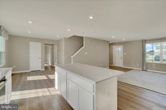 69 SUMMERFIELD DR, Hanover, PA 17331