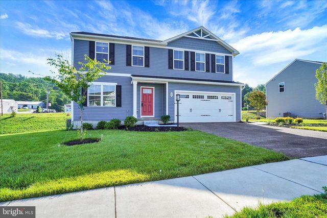 69 SUMMERFIELD DR, Hanover, PA 17331