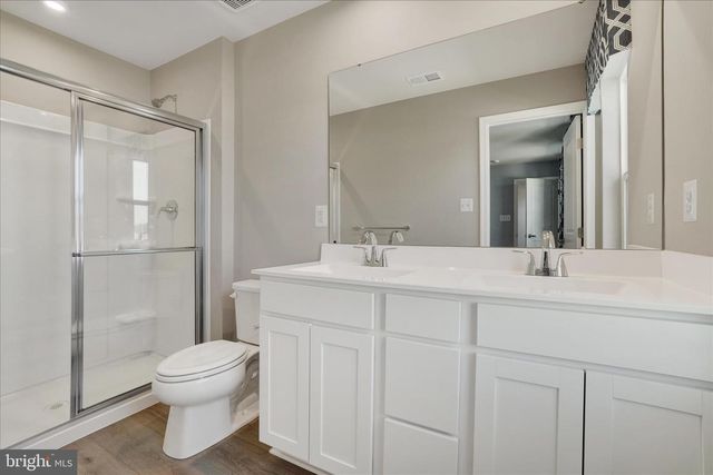 69 SUMMERFIELD DR, Hanover, PA 17331