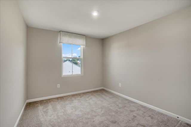 69 SUMMERFIELD DR, Hanover, PA 17331