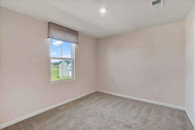 69 SUMMERFIELD DR, Hanover, PA 17331