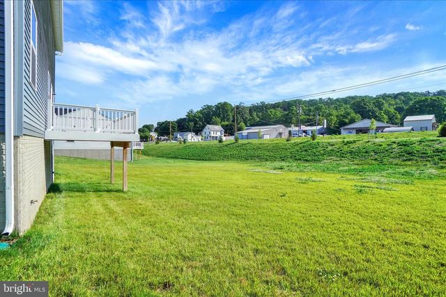 69 SUMMERFIELD DR, Hanover, PA 17331