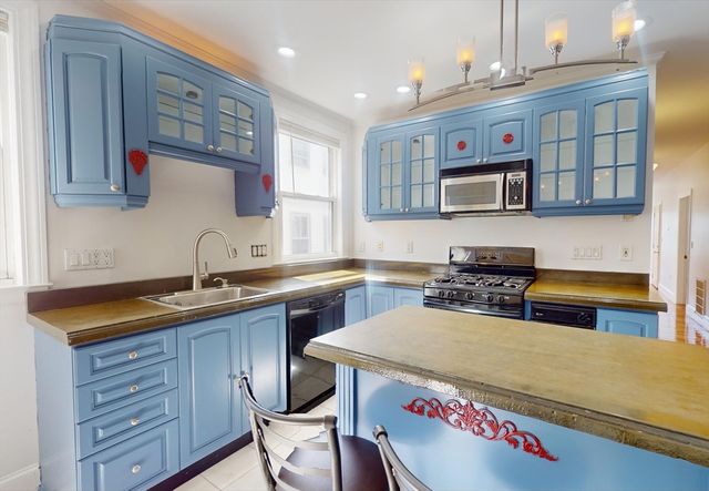 200 Hyde Park Ave 2, Boston, MA 02130