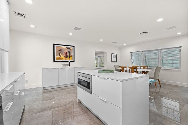 774 Azalea Lane, Vero Beach, FL 32963