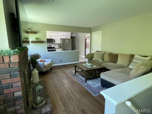 9755 Brittleigh Terrace, Affton, MO 63123