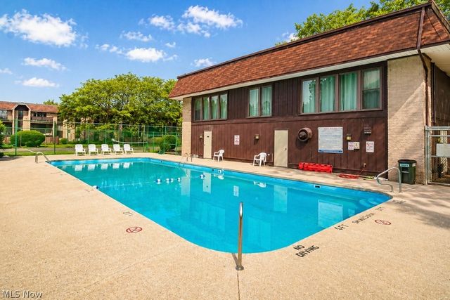 9956 Johnnycake Ridge Rd N-3, Concord Twp, OH 44077