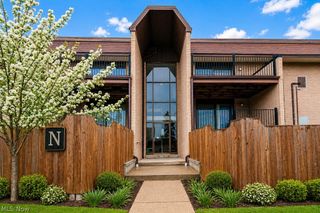 9956 Johnnycake Ridge Rd N-3, Concord Twp, OH 44077