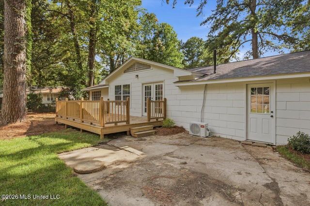 4330 Manhassett Drive, Jackson, MS 39211