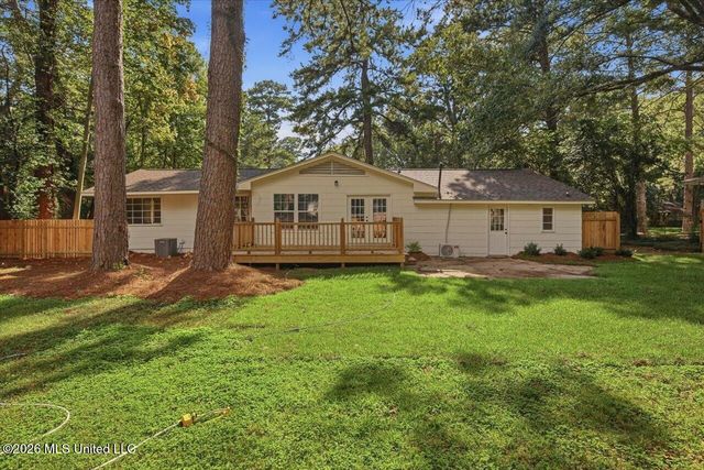 4330 Manhassett Drive, Jackson, MS 39211