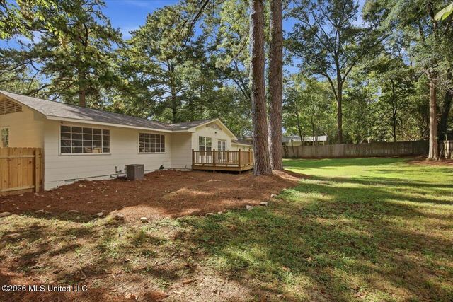 4330 Manhassett Drive, Jackson, MS 39211
