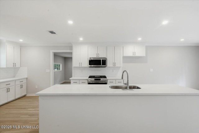 4330 Manhassett Drive, Jackson, MS 39211