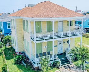 2801 Avenue Q 1/2, Galveston, TX 77550