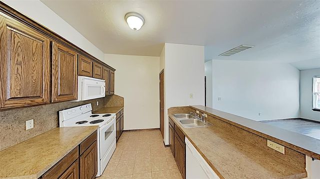 1722 W Palm Place, Oklahoma City, OK 73128