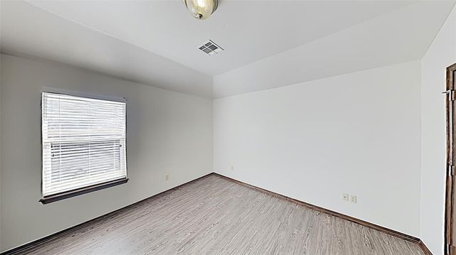 1722 W Palm Place, Oklahoma City, OK 73128