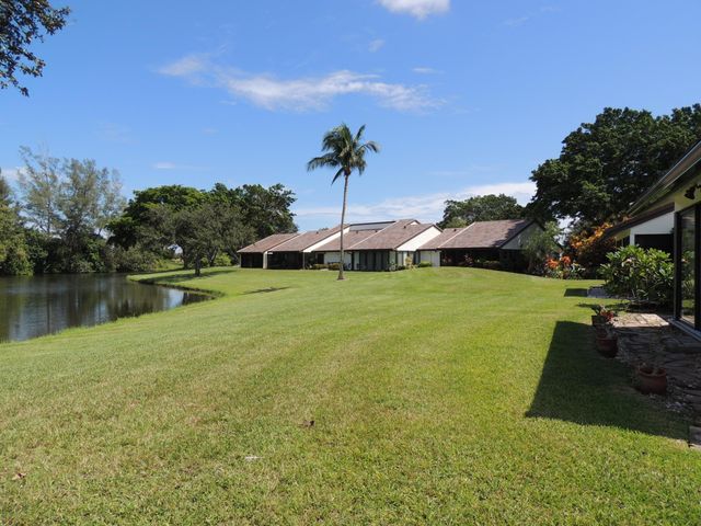 5558 Parkwalk Circle E, Boynton Beach, FL 33472