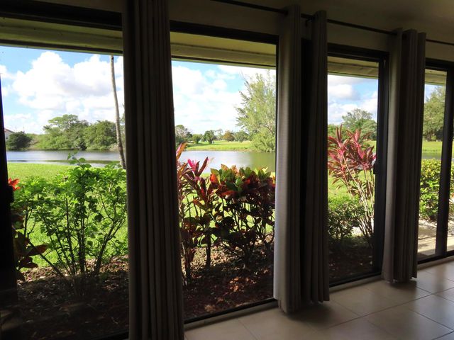 5558 Parkwalk Circle E, Boynton Beach, FL 33472