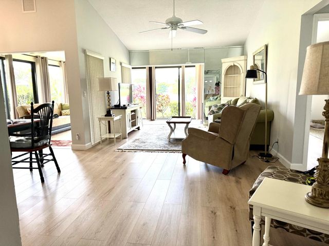 5558 Parkwalk Circle E, Boynton Beach, FL 33472