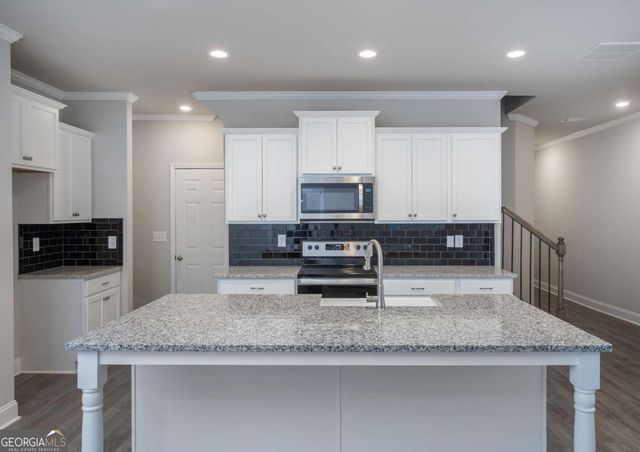 5522 LEYLAND Drive, Flowery Branch, GA 30542