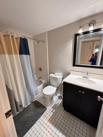 20 Rockland House Rd 205, Hull, MA 02045
