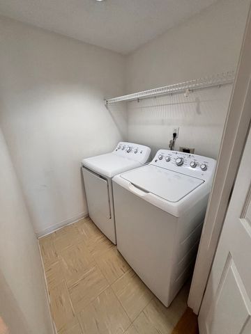 20 Rockland House Rd 205, Hull, MA 02045
