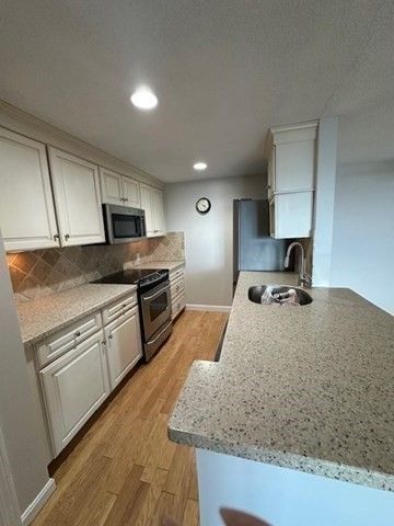 20 Rockland House Rd 205, Hull, MA 02045