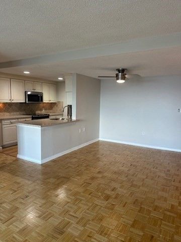 20 Rockland House Rd 205, Hull, MA 02045
