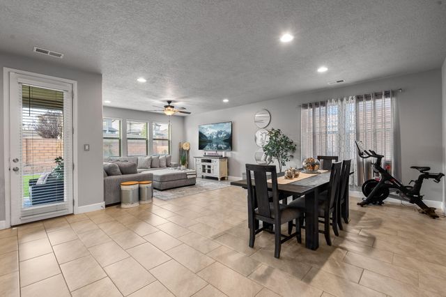 6215 Basil Place NW, Albuquerque, NM 87120