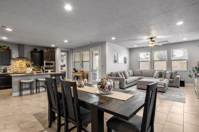 6215 Basil Place NW, Albuquerque, NM 87120