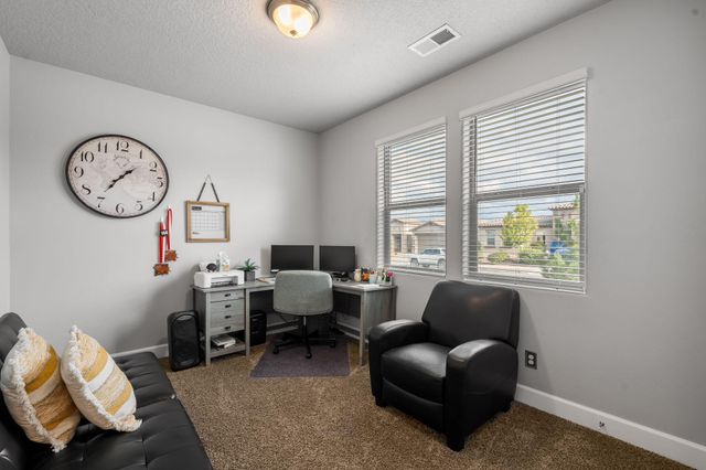 6215 Basil Place NW, Albuquerque, NM 87120