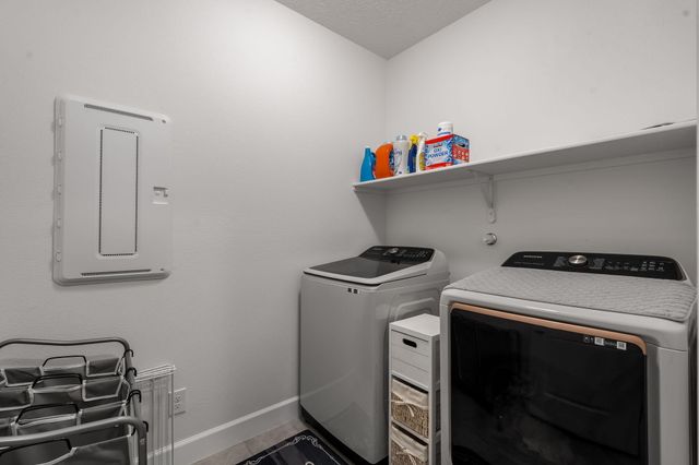 6215 Basil Place NW, Albuquerque, NM 87120