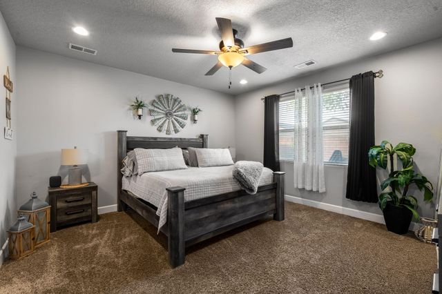 6215 Basil Place NW, Albuquerque, NM 87120