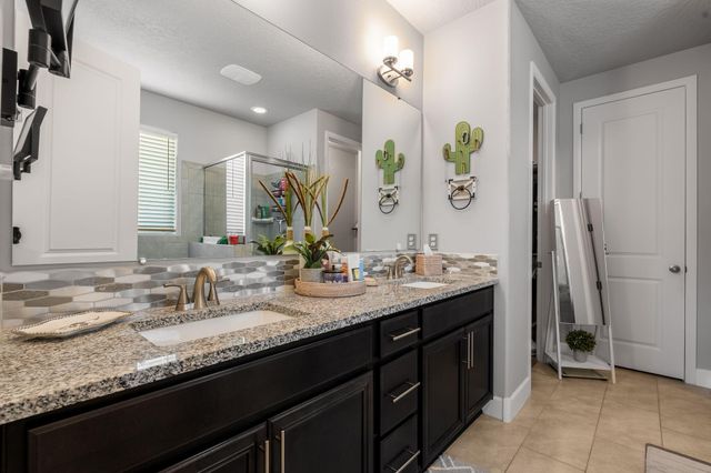 6215 Basil Place NW, Albuquerque, NM 87120