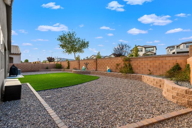 6215 Basil Place NW, Albuquerque, NM 87120
