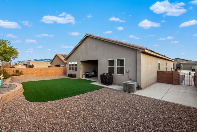 6215 Basil Place NW, Albuquerque, NM 87120