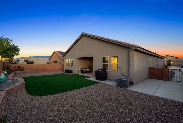 6215 Basil Place NW, Albuquerque, NM 87120